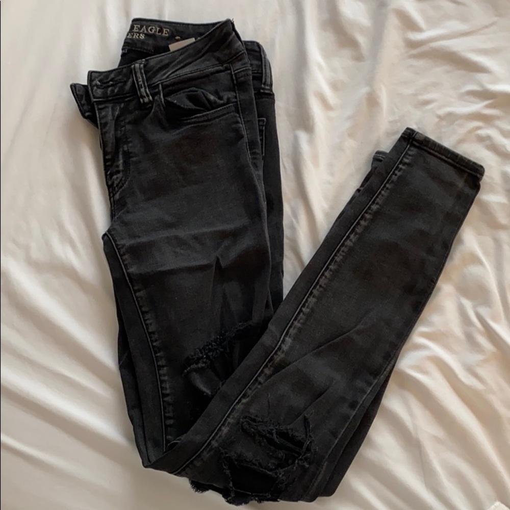Black ripped skinny jeans
